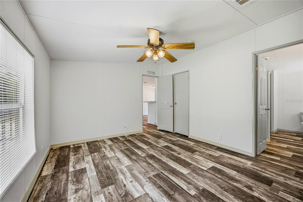 For Sale: $237,500 (3 beds, 2 baths, 1056 Square Feet)