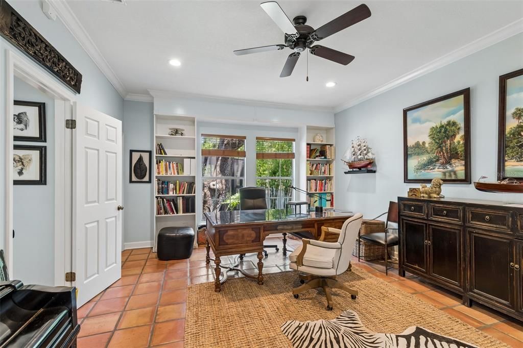 Activo con contrato: $1,295,000 (4 camas, 3 baños, 2713 Pies cuadrados)