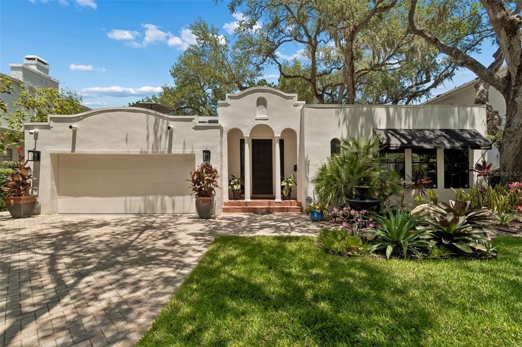 Activo con contrato: $1,295,000 (4 camas, 3 baños, 2713 Pies cuadrados)