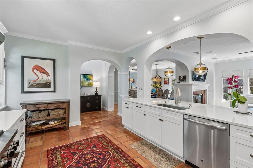 Activo con contrato: $1,295,000 (4 camas, 3 baños, 2713 Pies cuadrados)