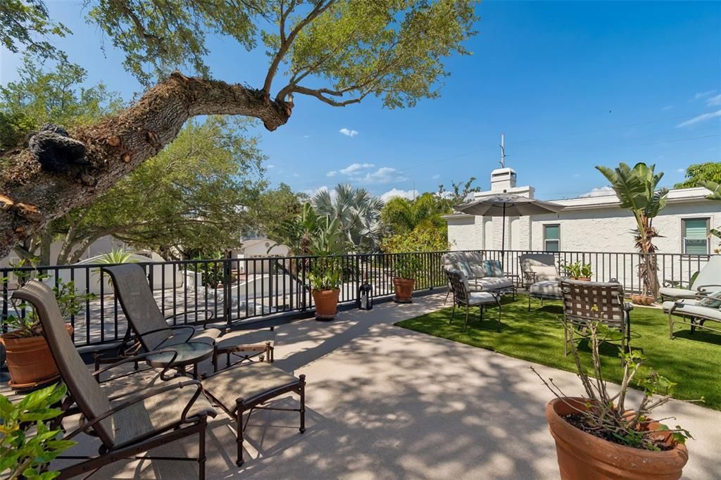 Activo con contrato: $1,295,000 (4 camas, 3 baños, 2713 Pies cuadrados)