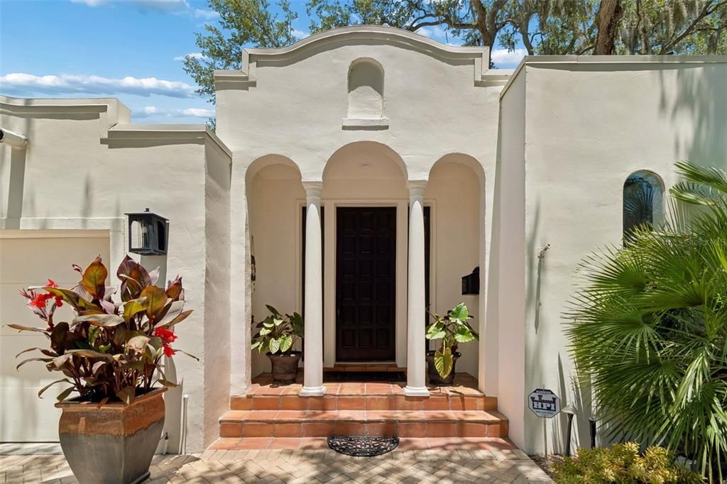 Activo con contrato: $1,295,000 (4 camas, 3 baños, 2713 Pies cuadrados)