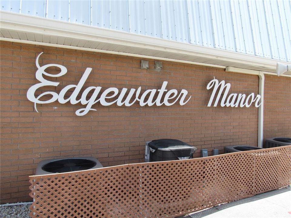 待售: $99,900 (2 贝兹, 2 浴室, 989 平方英尺)