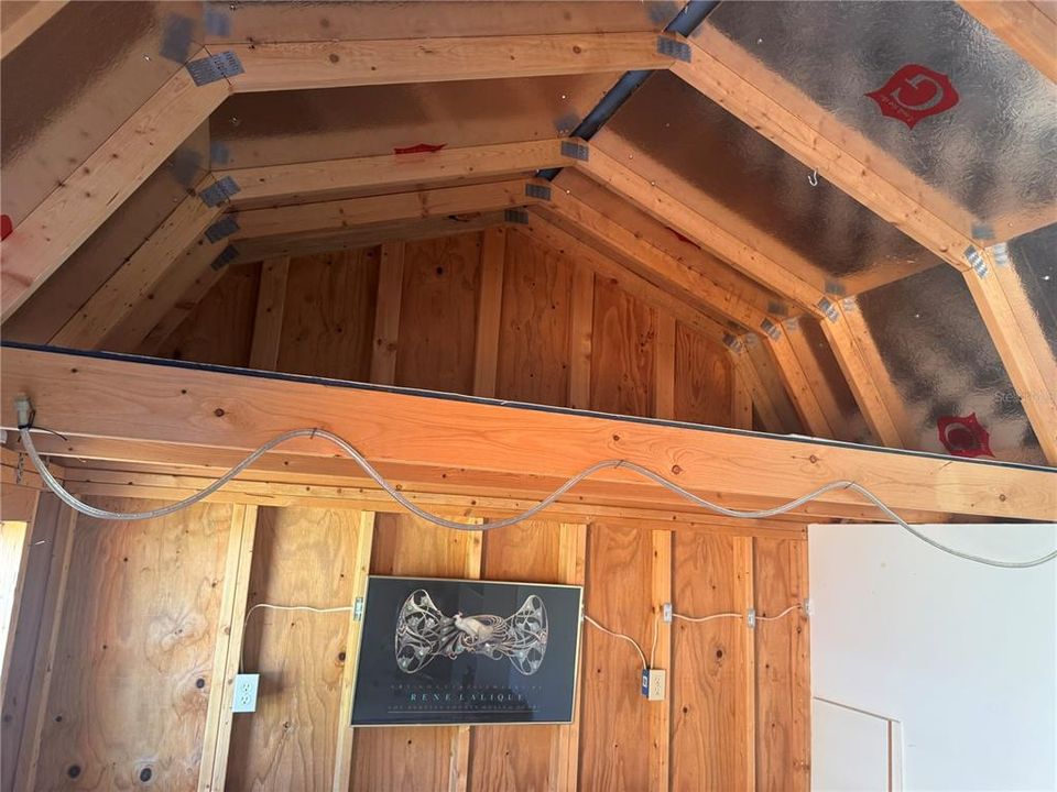 For Sale: $295,000 (2 beds, 1 baths, 800 Square Feet)