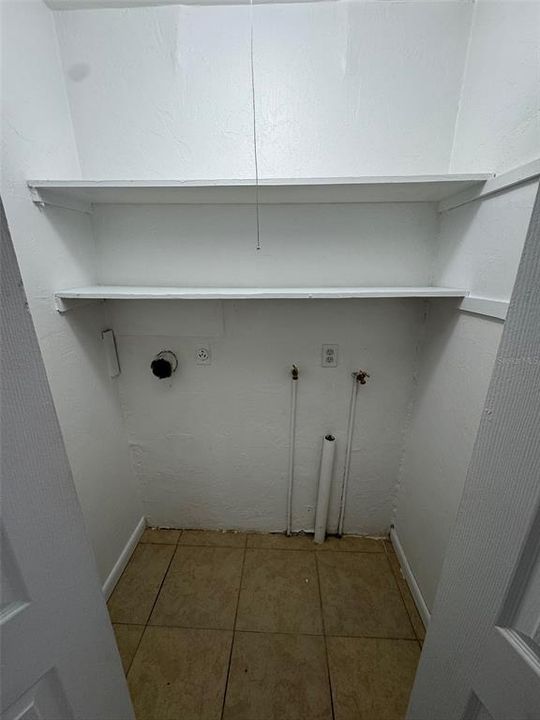 Activo con contrato: $1,199 (2 camas, 1 baños, 1028 Pies cuadrados)