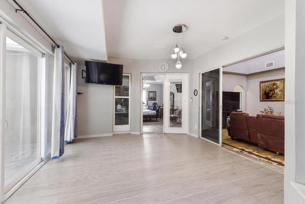 En Venta: $950,000 (4 camas, 3 baños, 3484 Pies cuadrados)