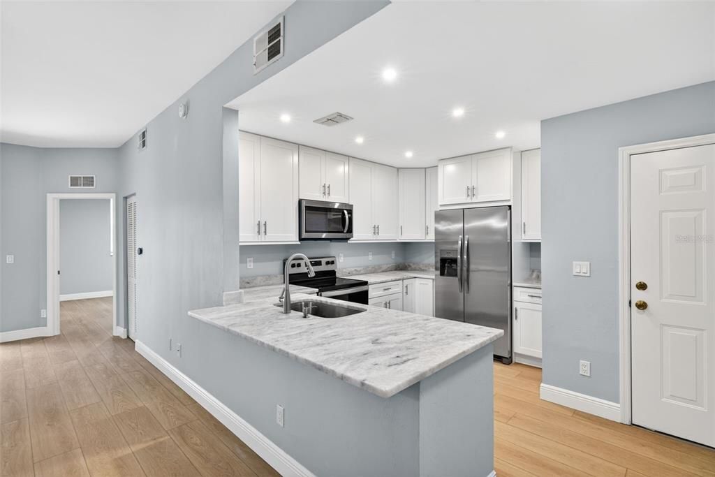 For Sale: $219,000 (3 beds, 2 baths, 1045 Square Feet)