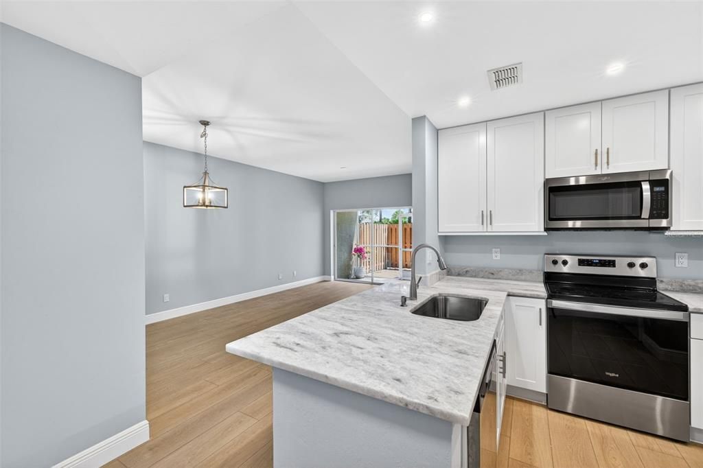 For Sale: $219,000 (3 beds, 2 baths, 1045 Square Feet)