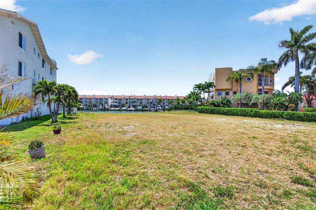 For Sale: $1,650,000 (0.26 acres)