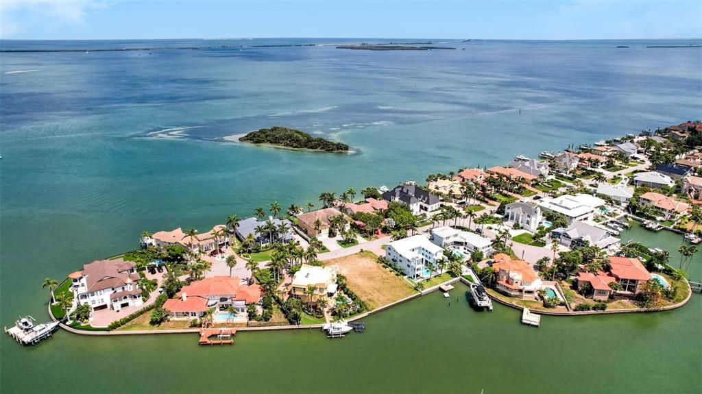 For Sale: $1,650,000 (0.26 acres)