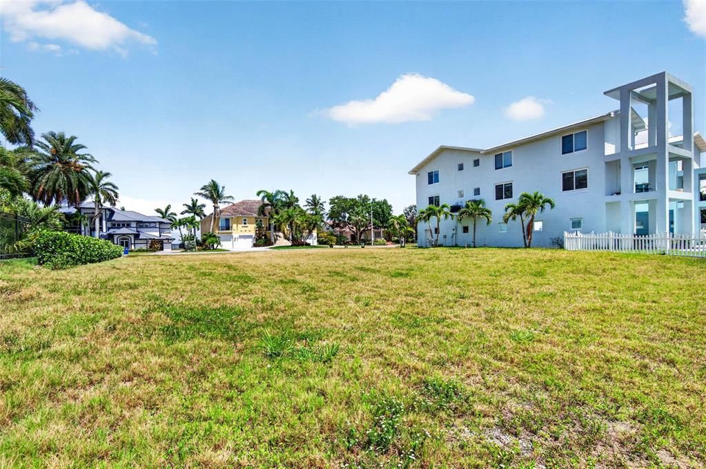 For Sale: $1,650,000 (0.26 acres)