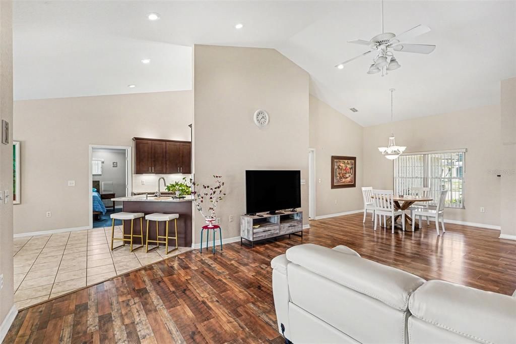 For Sale: $399,900 (3 beds, 2 baths, 1868 Square Feet)