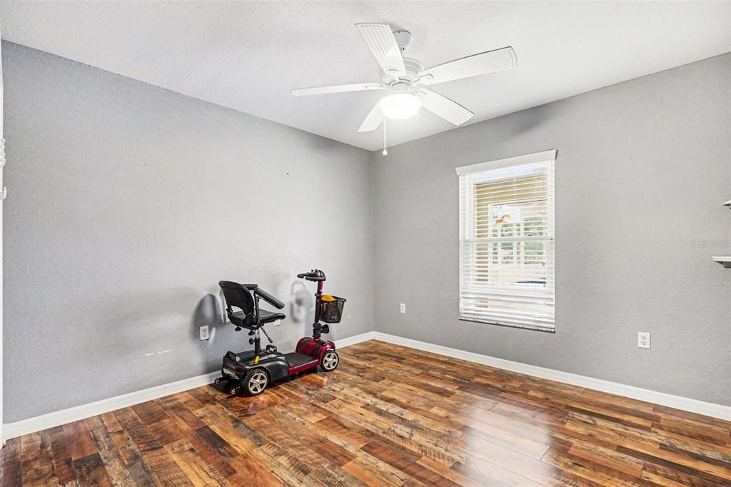 For Sale: $399,900 (3 beds, 2 baths, 1868 Square Feet)
