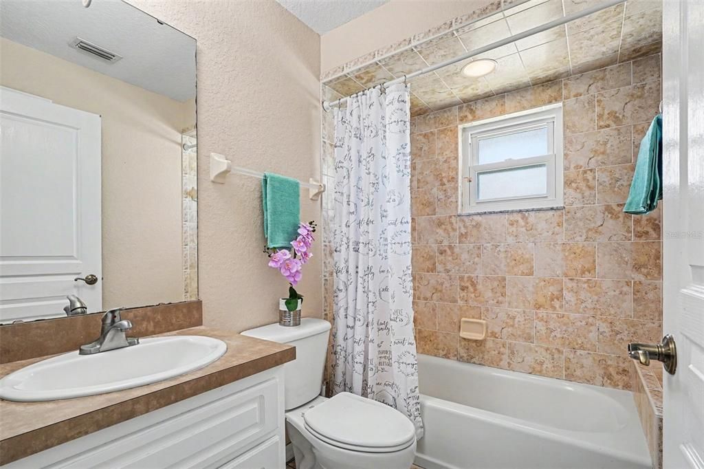 For Sale: $399,900 (3 beds, 2 baths, 1868 Square Feet)