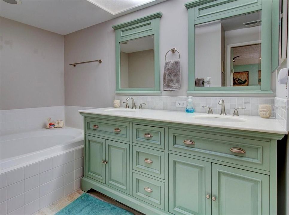 For Sale: $416,000 (2 beds, 2 baths, 1659 Square Feet)