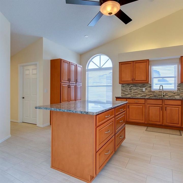 For Sale: $416,000 (2 beds, 2 baths, 1659 Square Feet)