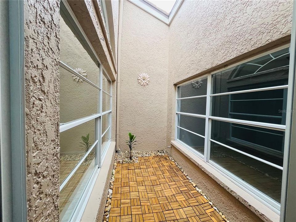 For Sale: $416,000 (2 beds, 2 baths, 1659 Square Feet)