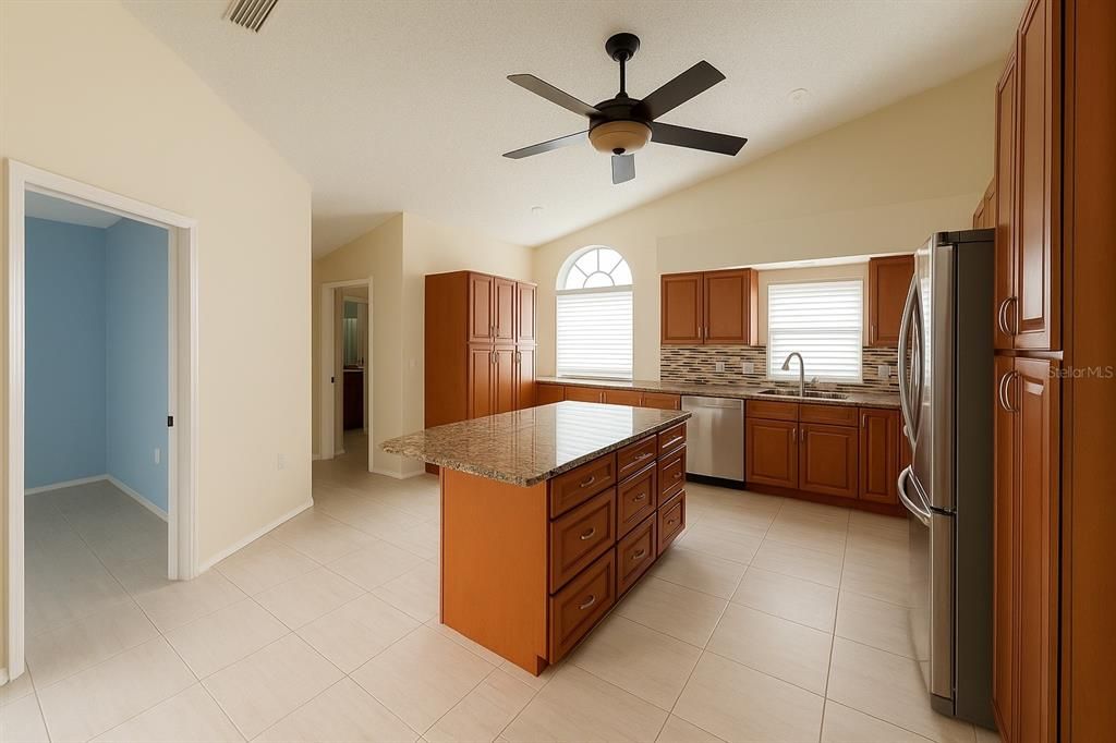 For Sale: $416,000 (2 beds, 2 baths, 1659 Square Feet)