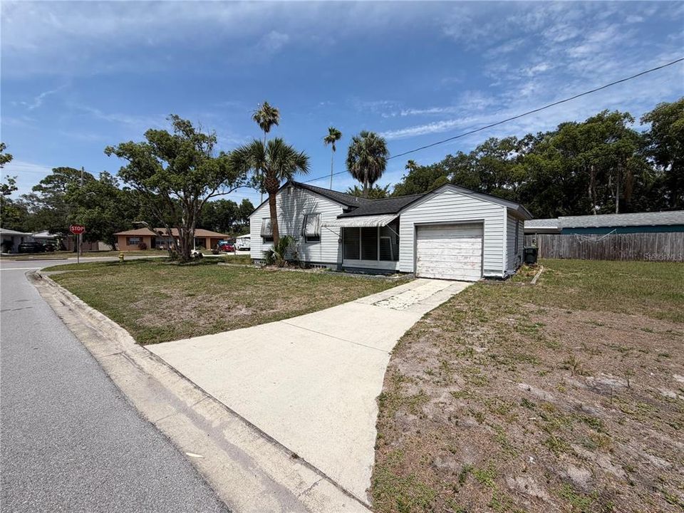 Activo con contrato: $325,000 (0.20 acres)