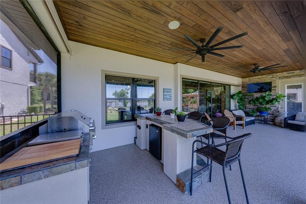For Sale: $919,000 (3 beds, 3 baths, 2544 Square Feet)