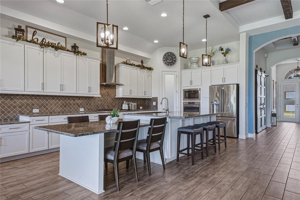 For Sale: $919,000 (3 beds, 3 baths, 2544 Square Feet)