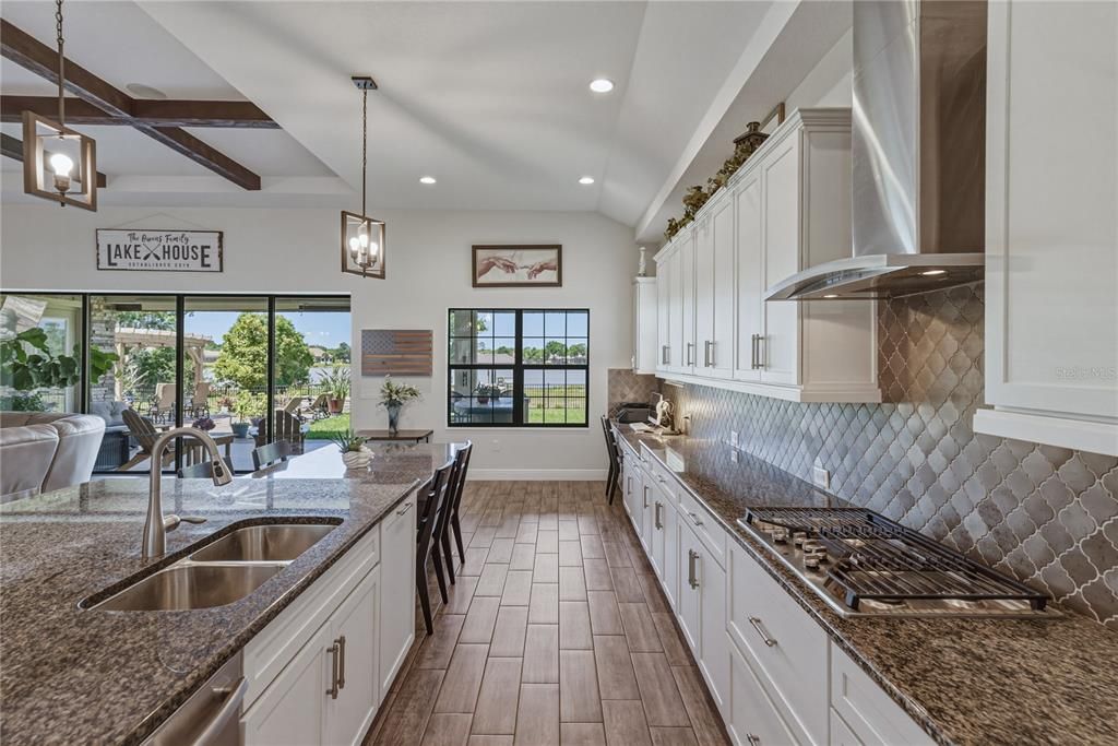 For Sale: $919,000 (3 beds, 3 baths, 2544 Square Feet)