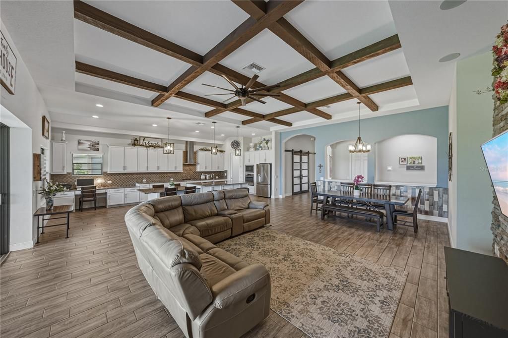 For Sale: $919,000 (3 beds, 3 baths, 2544 Square Feet)