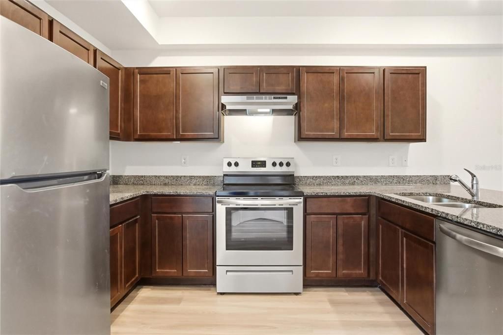 На продажу: $365,000 (4 спален, 0 ванн, 2097 Квадратных фут)