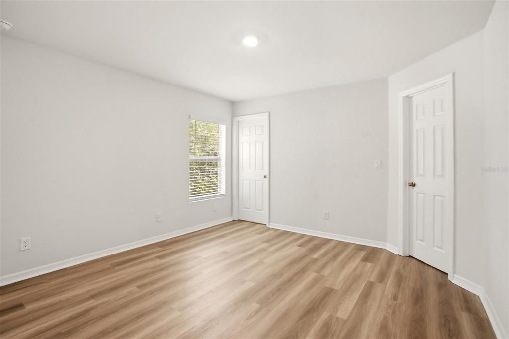 На продажу: $365,000 (4 спален, 0 ванн, 2097 Квадратных фут)