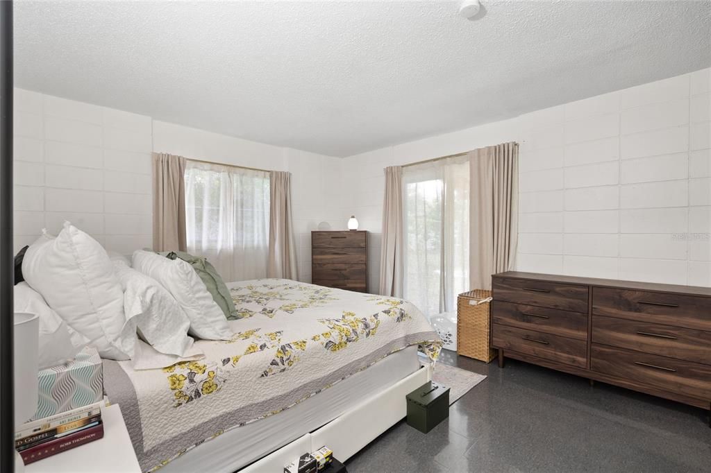 Active With Contract: $515,000 (4 beds, 0 baths, 1880 Square Feet)