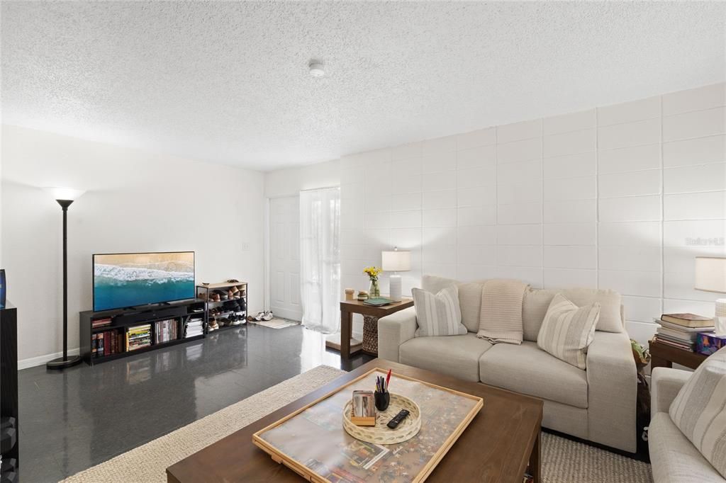 Active With Contract: $515,000 (4 beds, 0 baths, 1880 Square Feet)