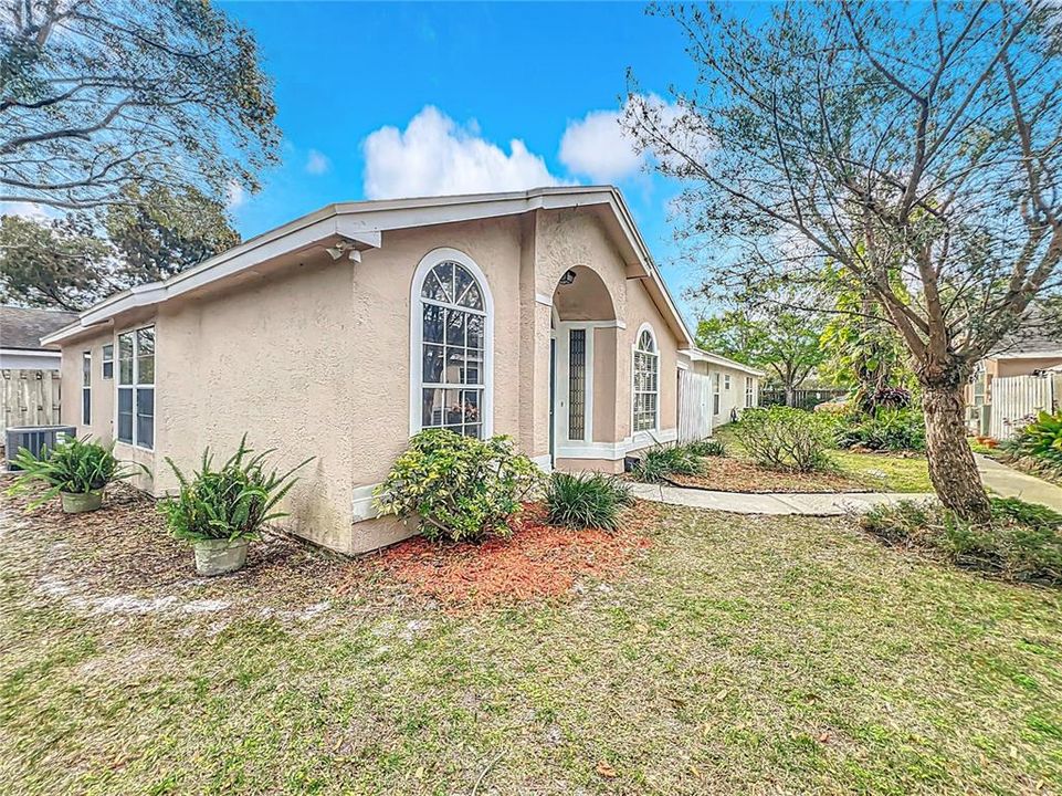For Sale: $295,000 (3 beds, 2 baths, 1109 Square Feet)