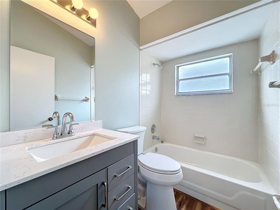 For Sale: $295,000 (3 beds, 2 baths, 1109 Square Feet)