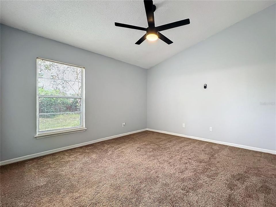 For Sale: $295,000 (3 beds, 2 baths, 1109 Square Feet)