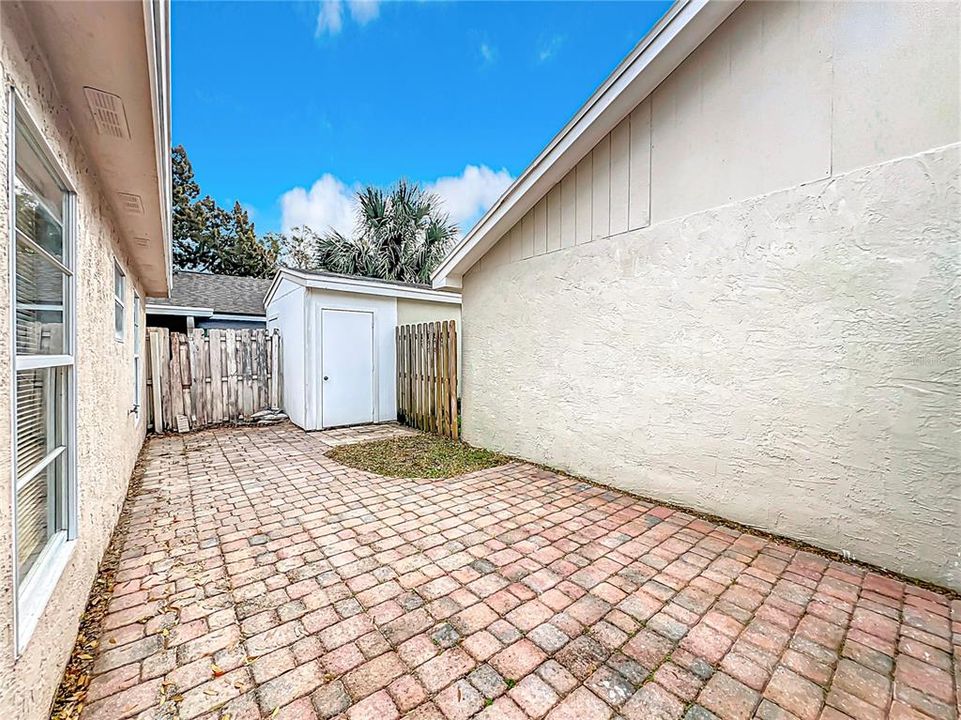 For Sale: $295,000 (3 beds, 2 baths, 1109 Square Feet)