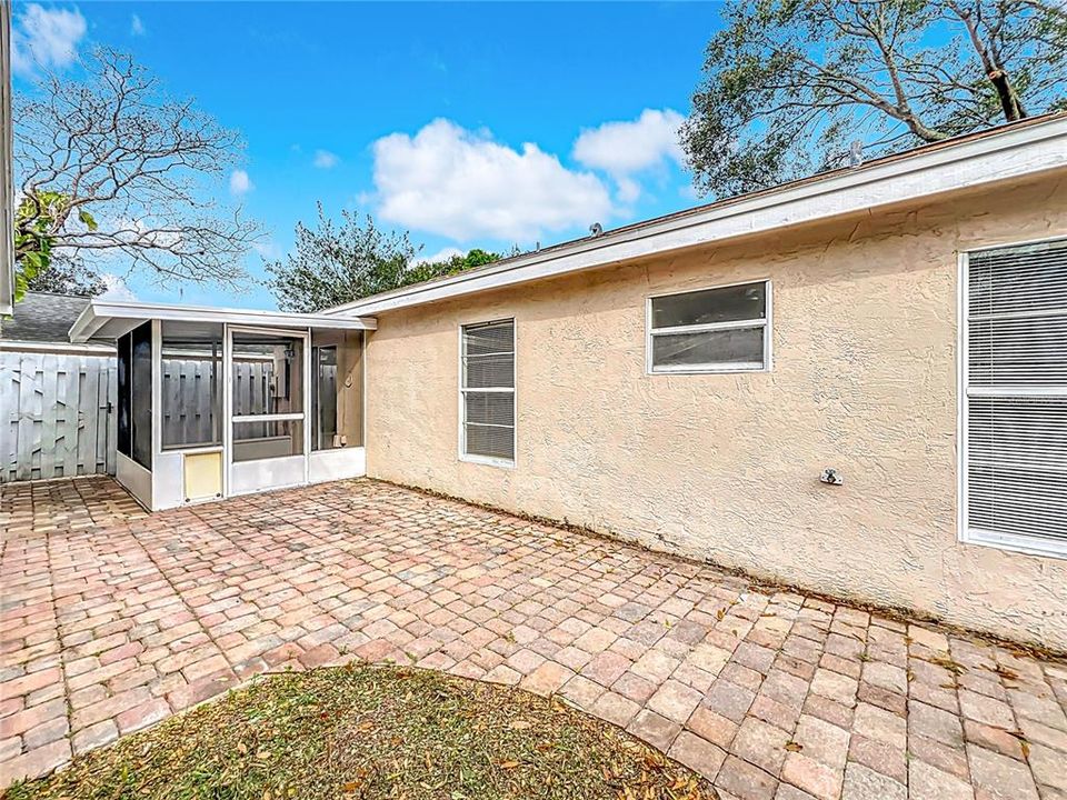 For Sale: $295,000 (3 beds, 2 baths, 1109 Square Feet)