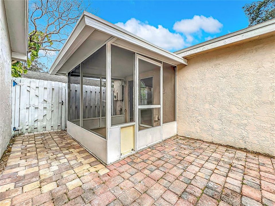 For Sale: $295,000 (3 beds, 2 baths, 1109 Square Feet)