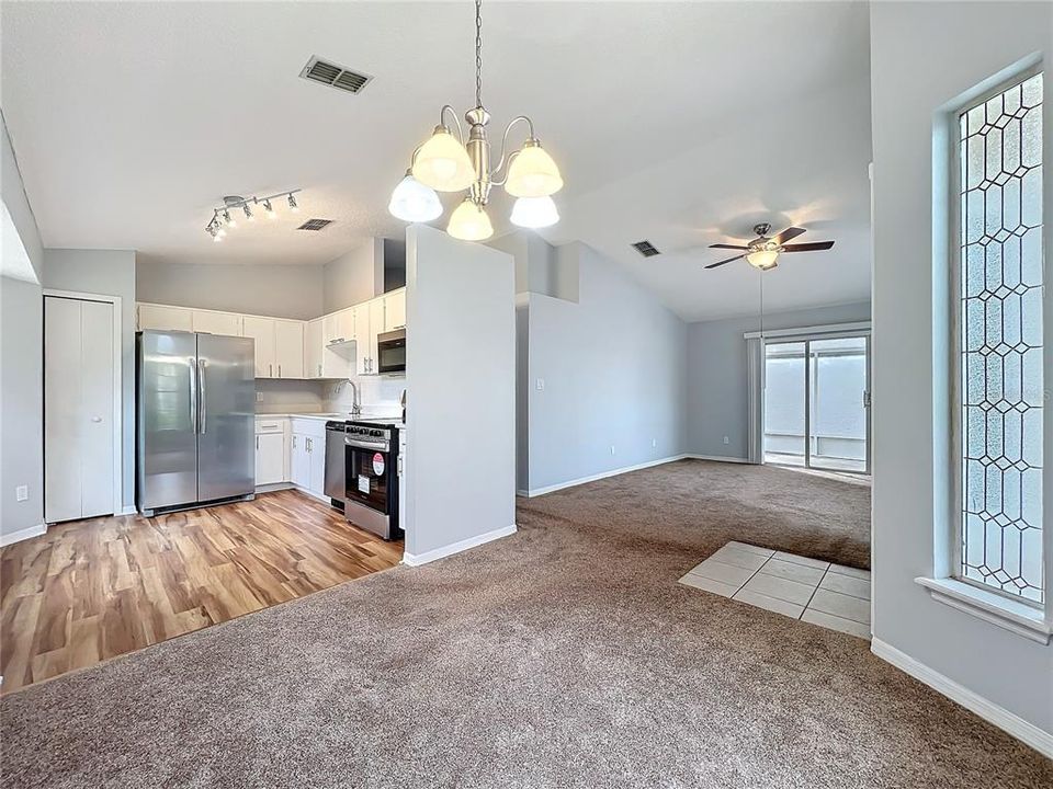 For Sale: $295,000 (3 beds, 2 baths, 1109 Square Feet)