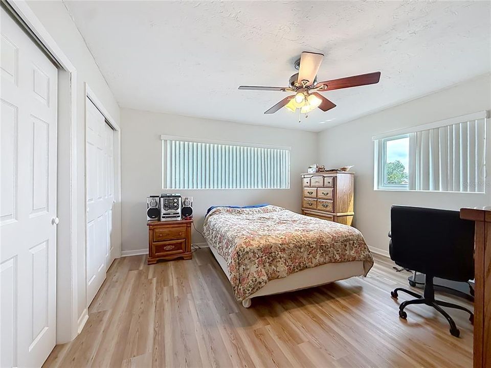 Activo con contrato: $167,000 (2 camas, 1 baños, 1028 Pies cuadrados)