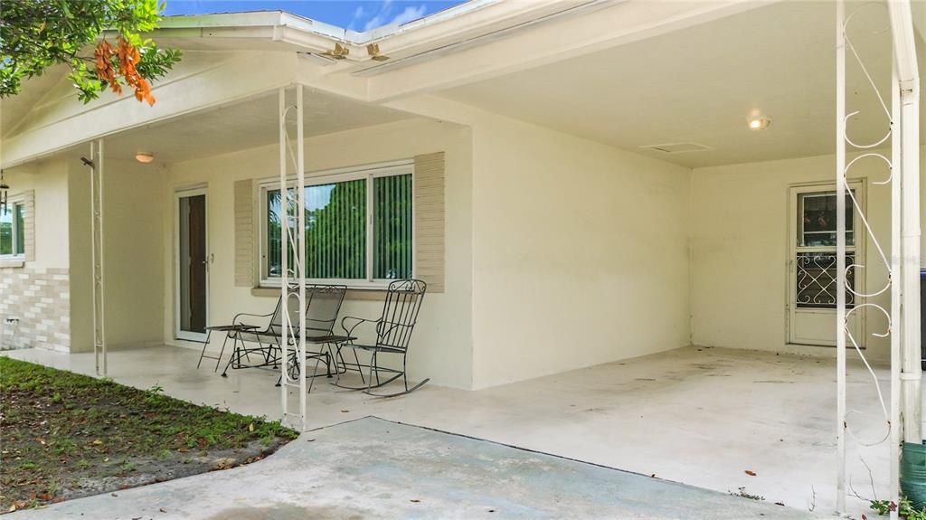 Activo con contrato: $167,000 (2 camas, 1 baños, 1028 Pies cuadrados)
