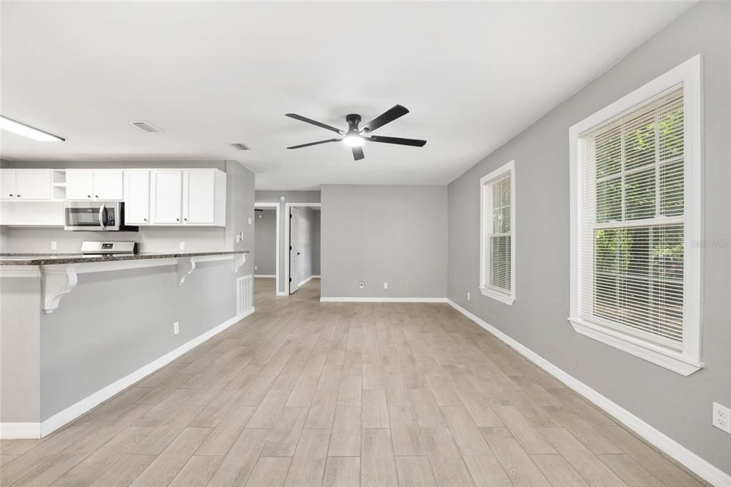 For Sale: $253,000 (3 beds, 2 baths, 1416 Square Feet)