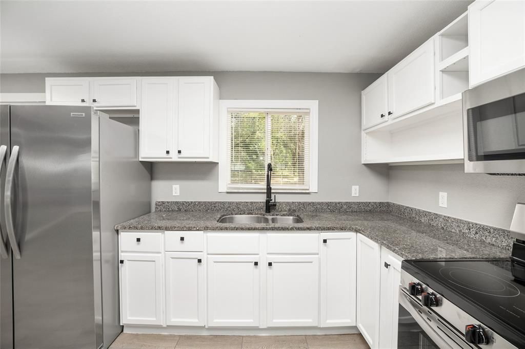 For Sale: $253,000 (3 beds, 2 baths, 1416 Square Feet)