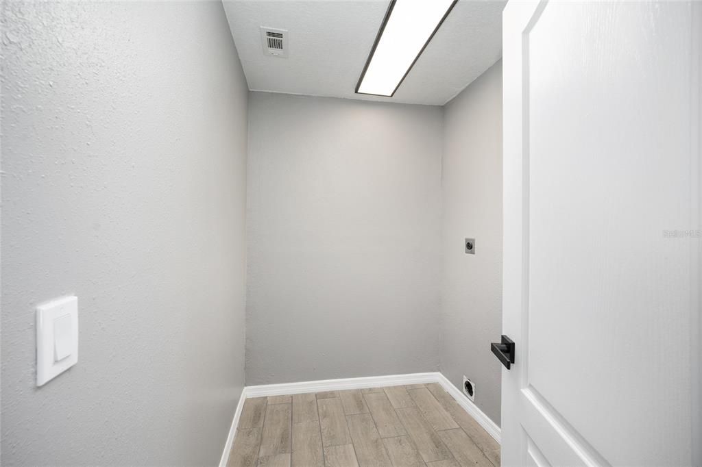 For Sale: $253,000 (3 beds, 2 baths, 1416 Square Feet)
