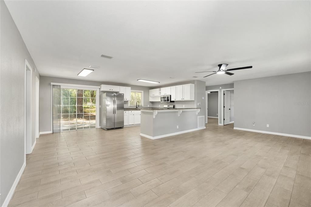 For Sale: $253,000 (3 beds, 2 baths, 1416 Square Feet)