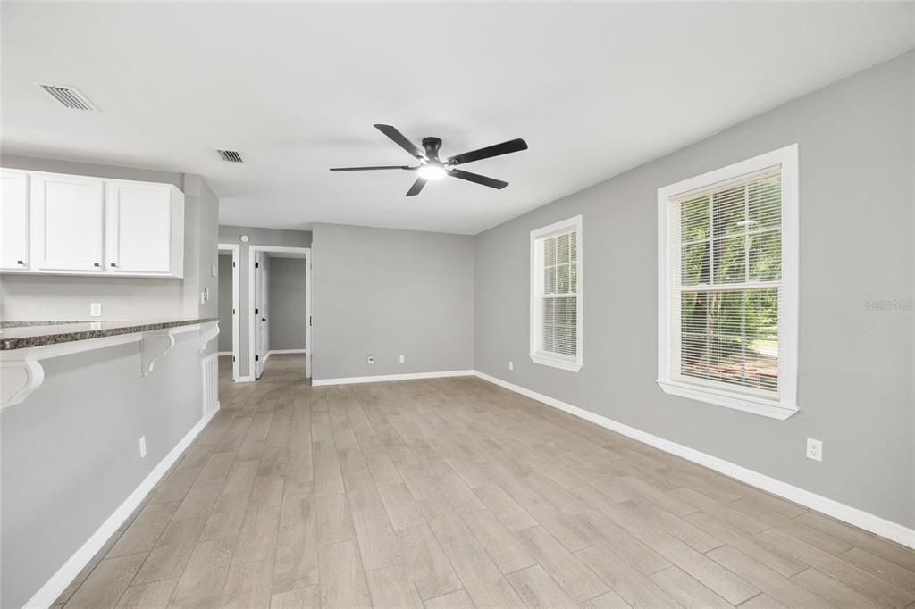 For Sale: $253,000 (3 beds, 2 baths, 1416 Square Feet)