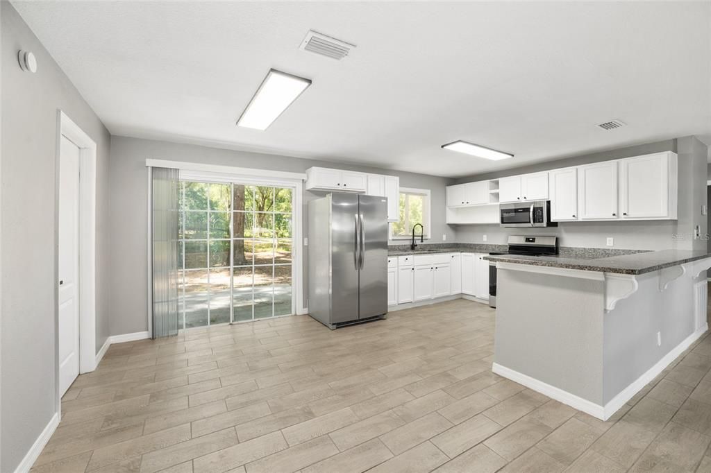 For Sale: $253,000 (3 beds, 2 baths, 1416 Square Feet)