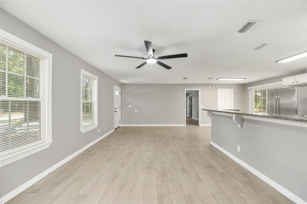 For Sale: $253,000 (3 beds, 2 baths, 1416 Square Feet)