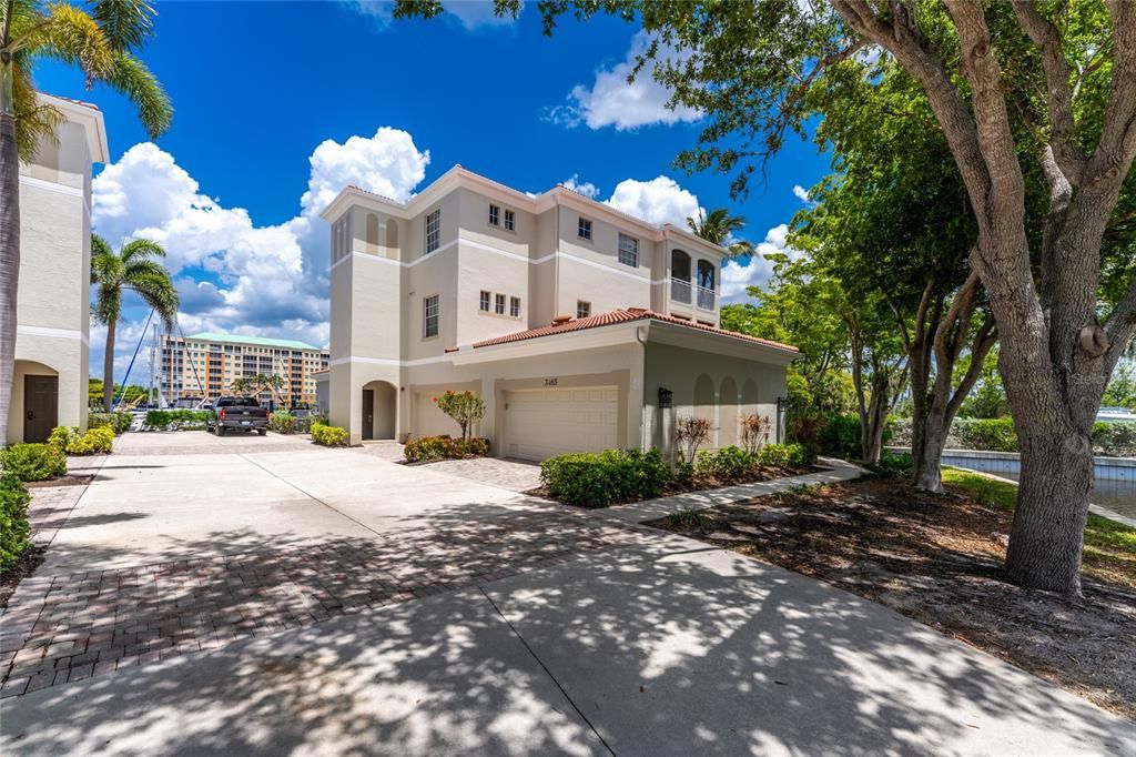 For Sale: $419,000 (3 beds, 2 baths, 1545 Square Feet)