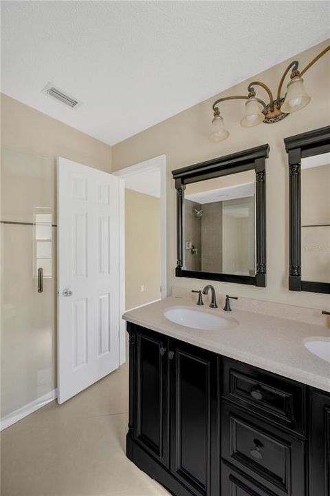 For Sale: $299,999 (2 beds, 2 baths, 1266 Square Feet)