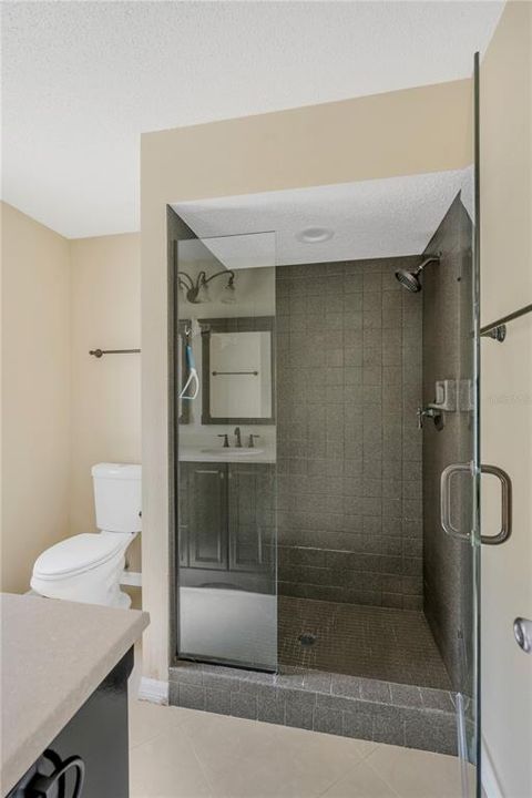 For Sale: $299,999 (2 beds, 2 baths, 1266 Square Feet)